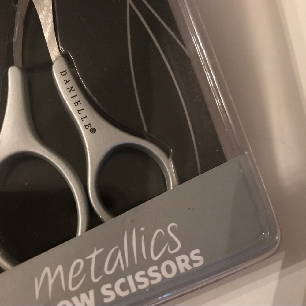 Professional brow scissors - Picture 3 of 4